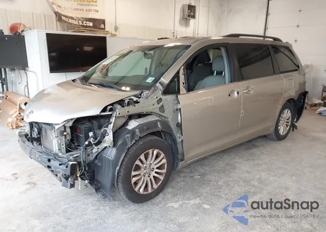 2017 Toyota Sienna Xle 8 Passenger z USA, uszkodzony, nr VIN 5TDYZ3DC6HS856295